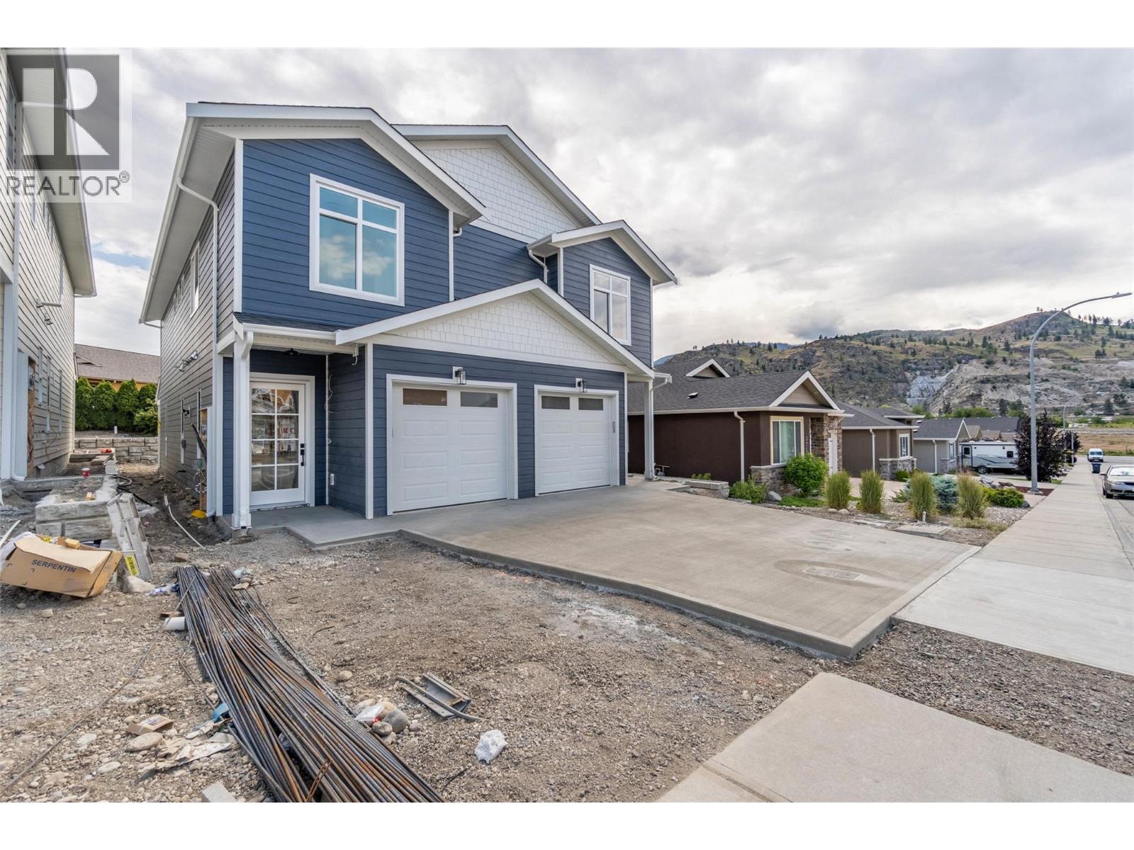 381 Chardonnay Avenue, Oliver