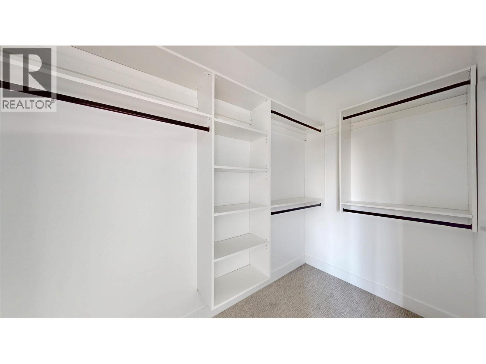 381 Chardonnay Avenue, Oliver