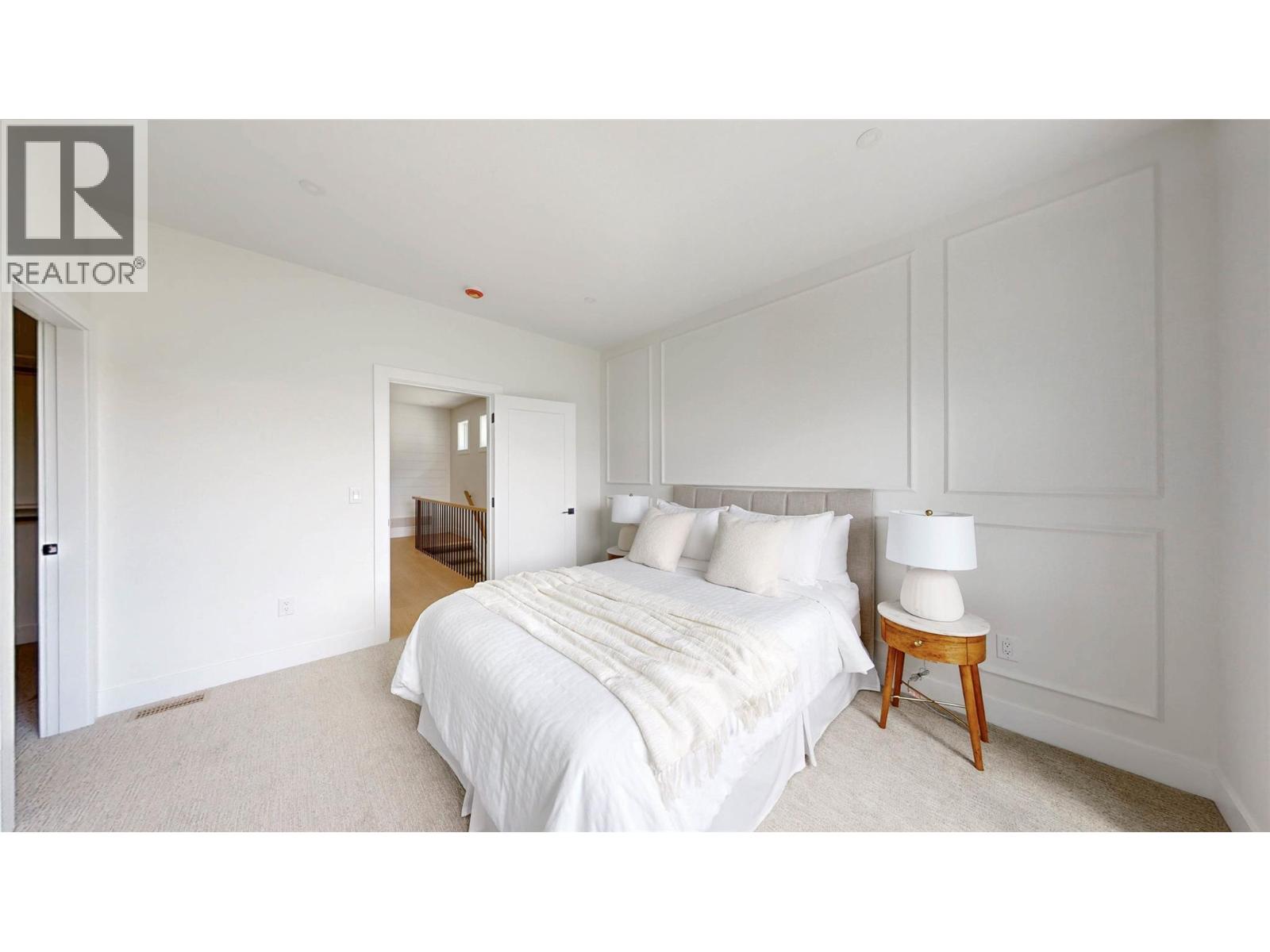 381 Chardonnay Avenue, Oliver