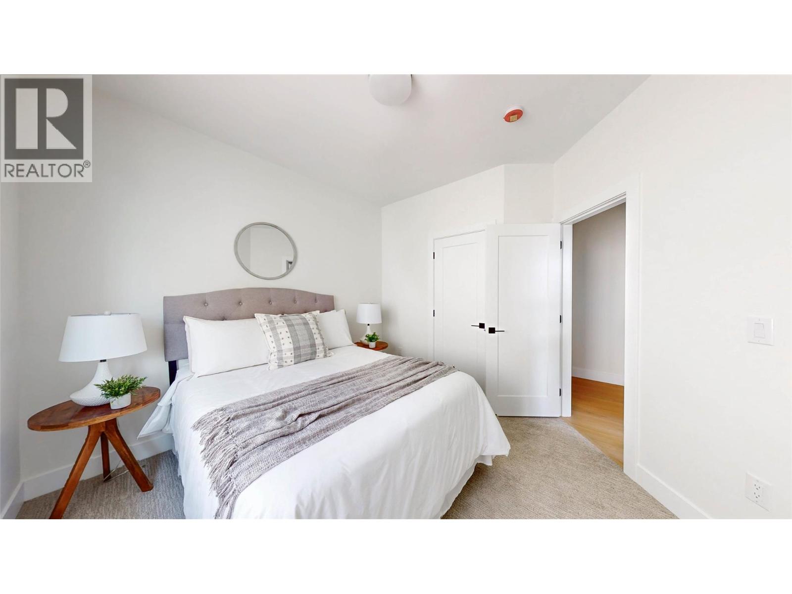 381 Chardonnay Avenue, Oliver