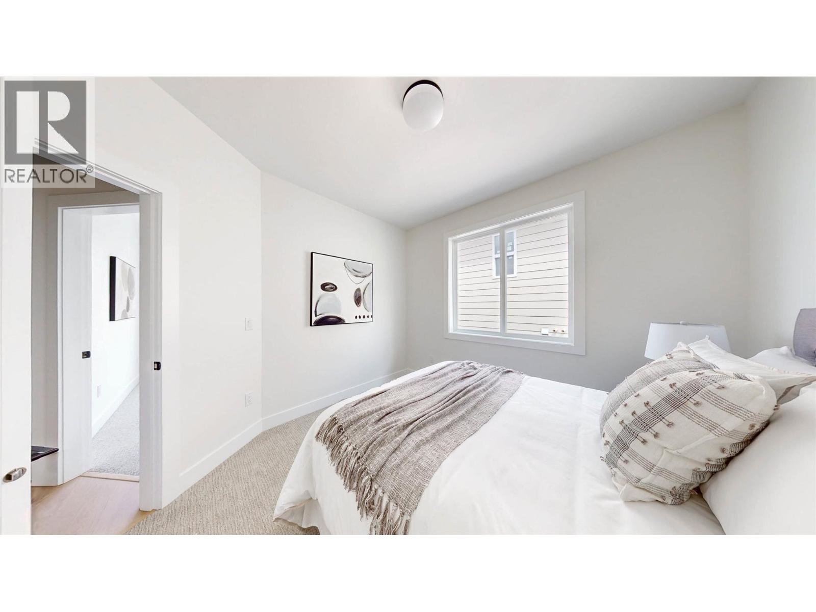 381 Chardonnay Avenue, Oliver