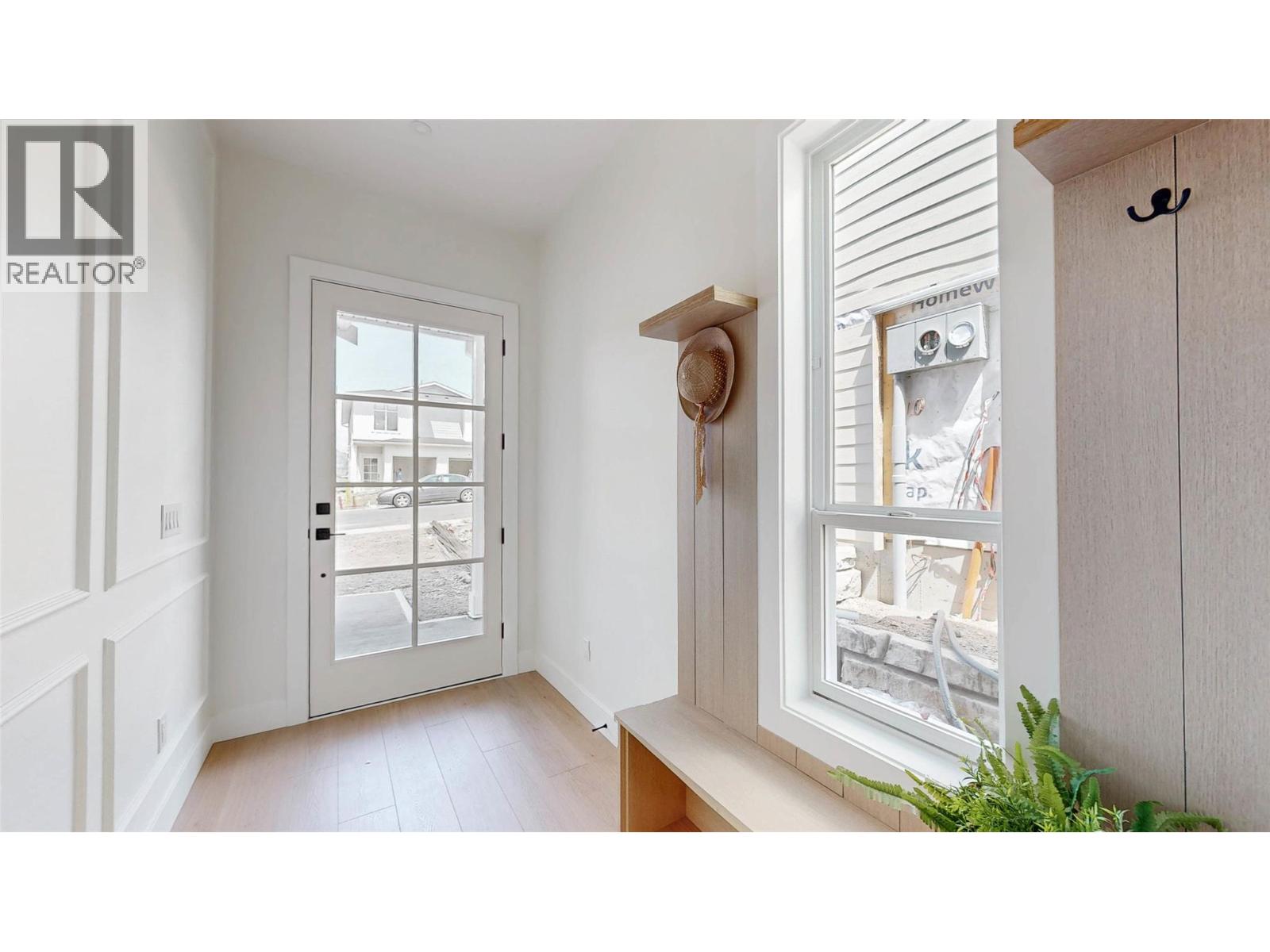 381 Chardonnay Avenue, Oliver