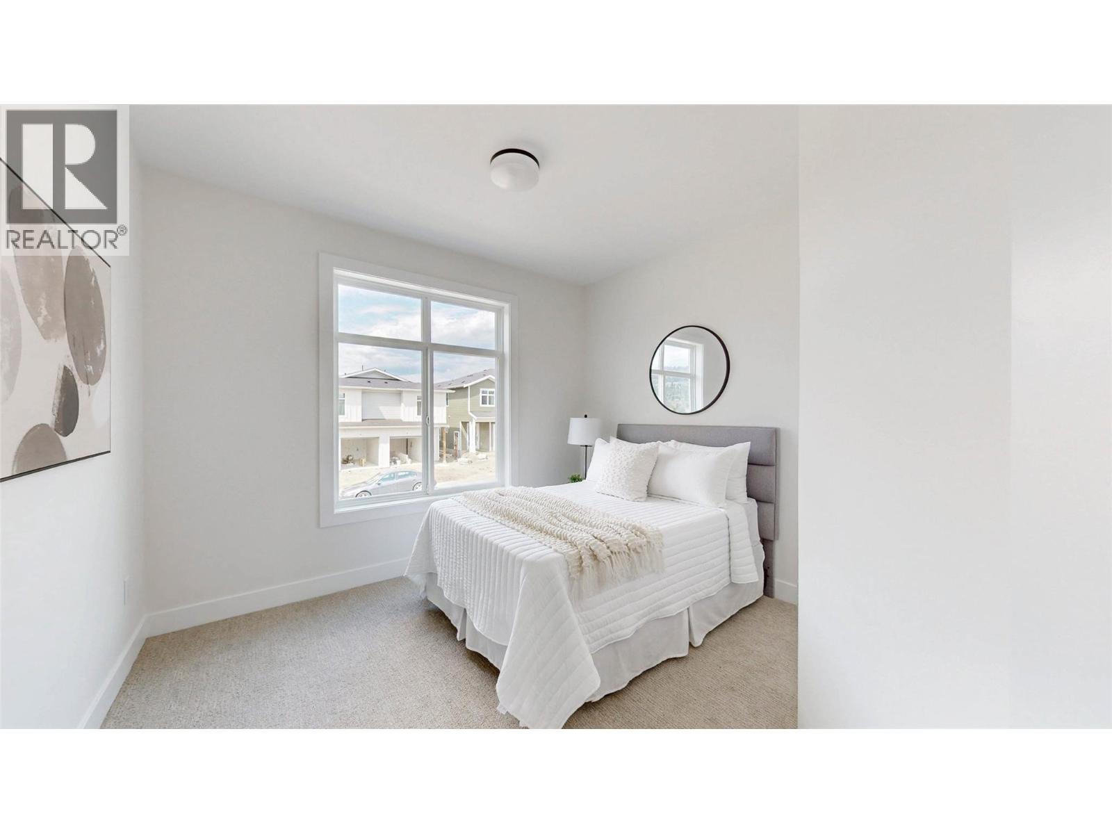 381 Chardonnay Avenue, Oliver