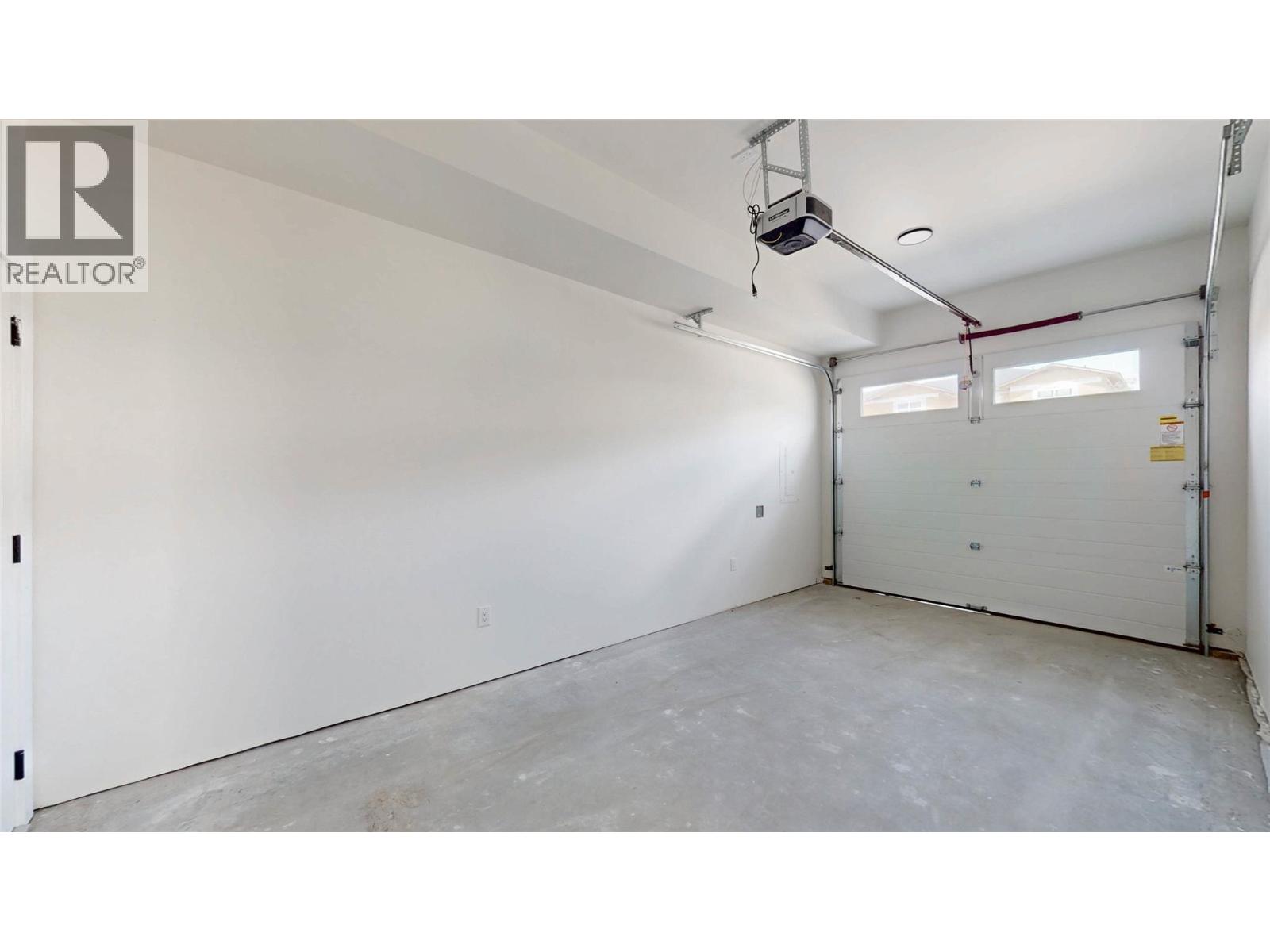 381 Chardonnay Avenue, Oliver