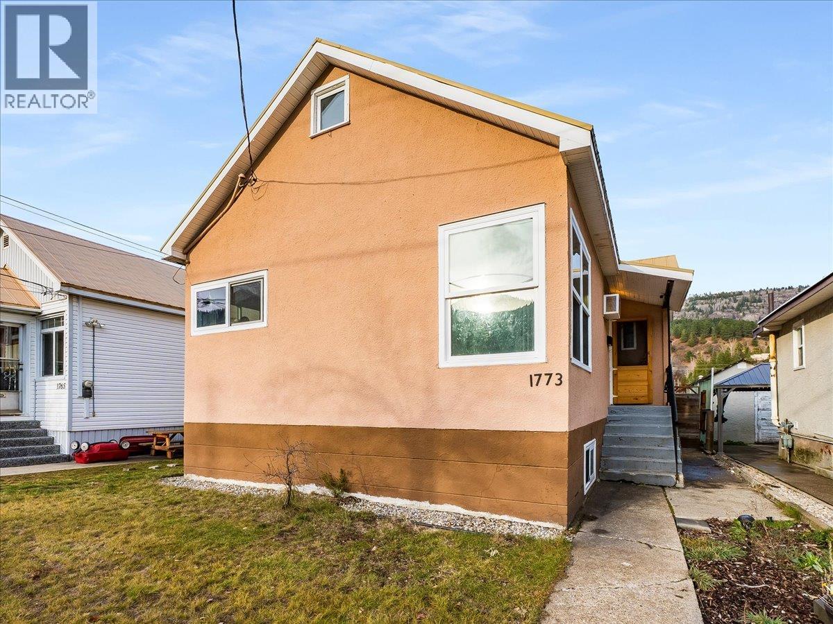 1773 Third Avenue, Trail