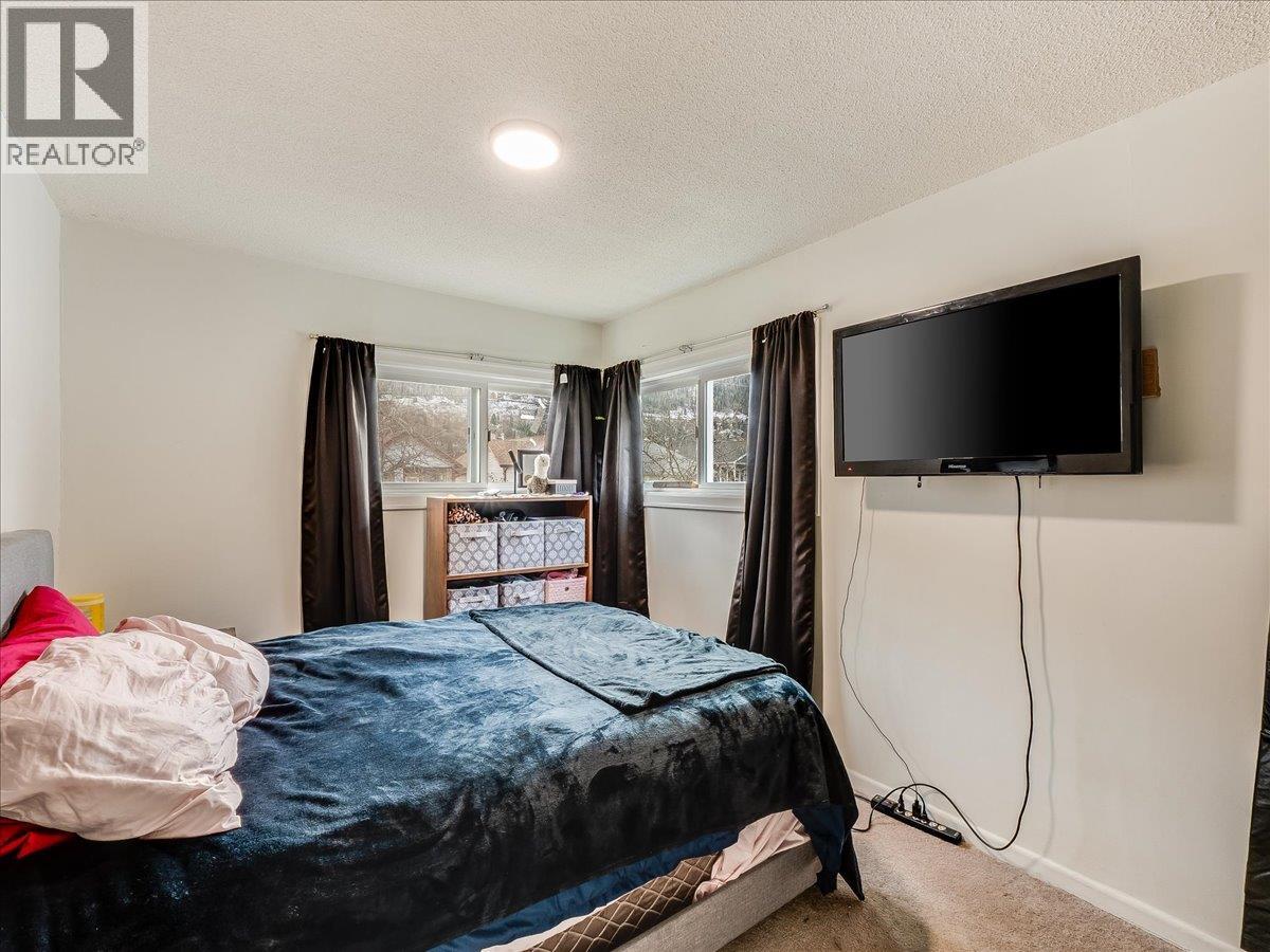 1773 Third Avenue, Trail