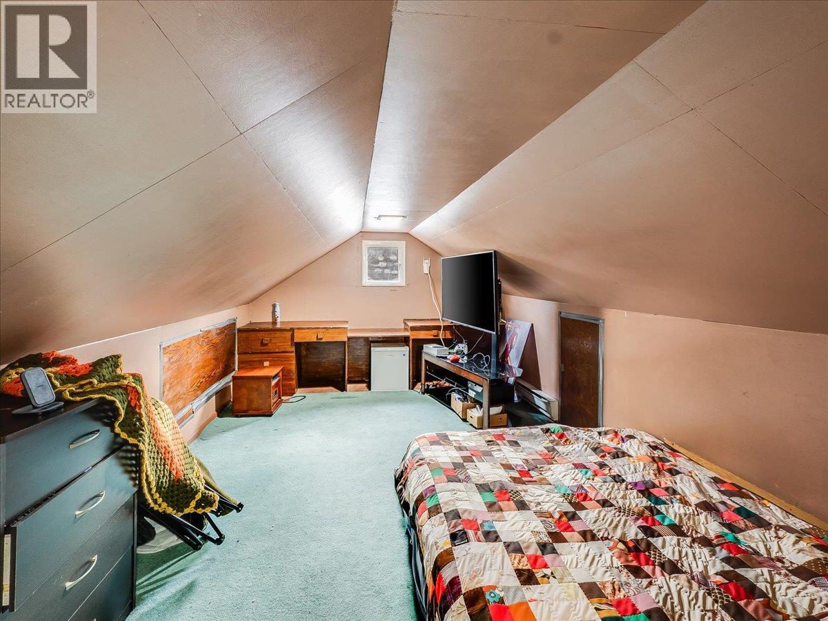 1773 Third Avenue, Trail