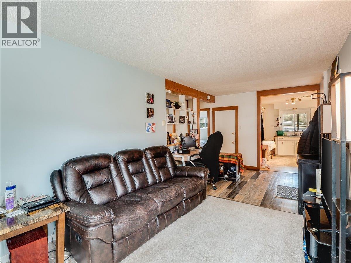 1773 Third Avenue, Trail