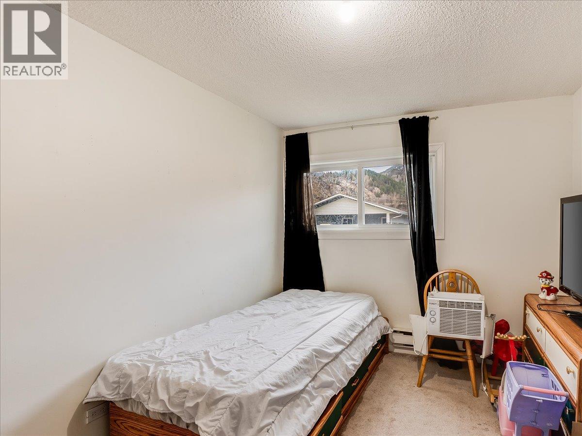 1773 Third Avenue, Trail