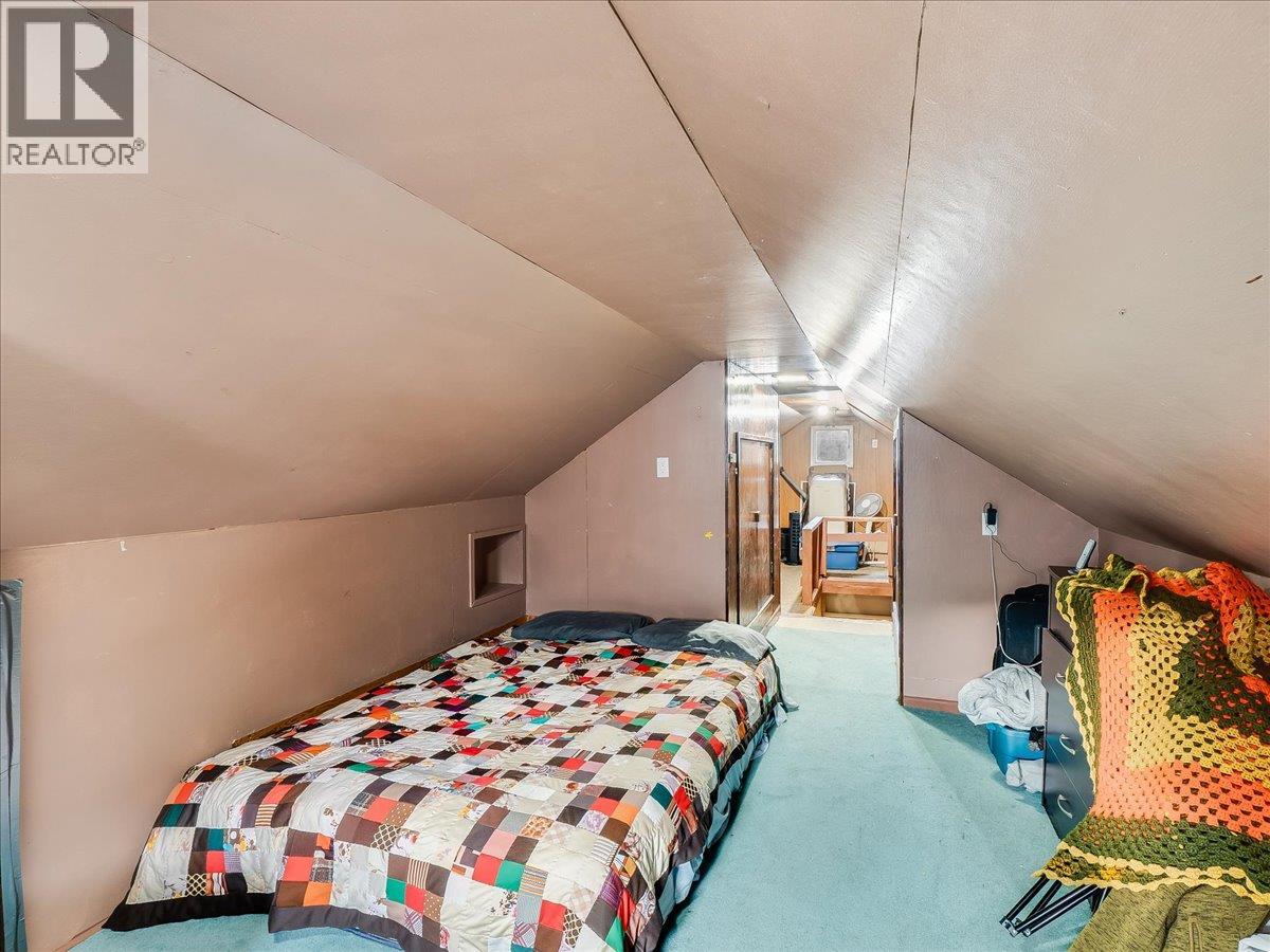 1773 Third Avenue, Trail