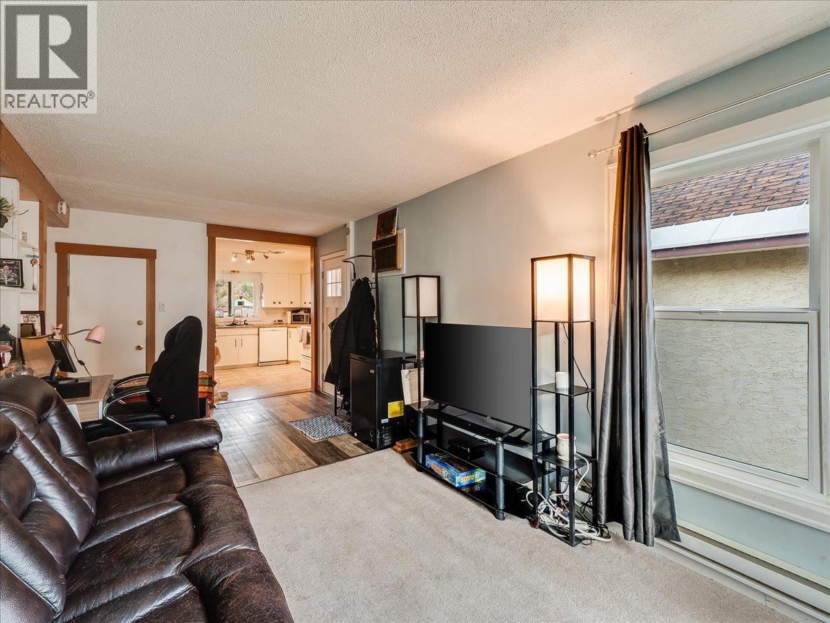 1773 Third Avenue, Trail