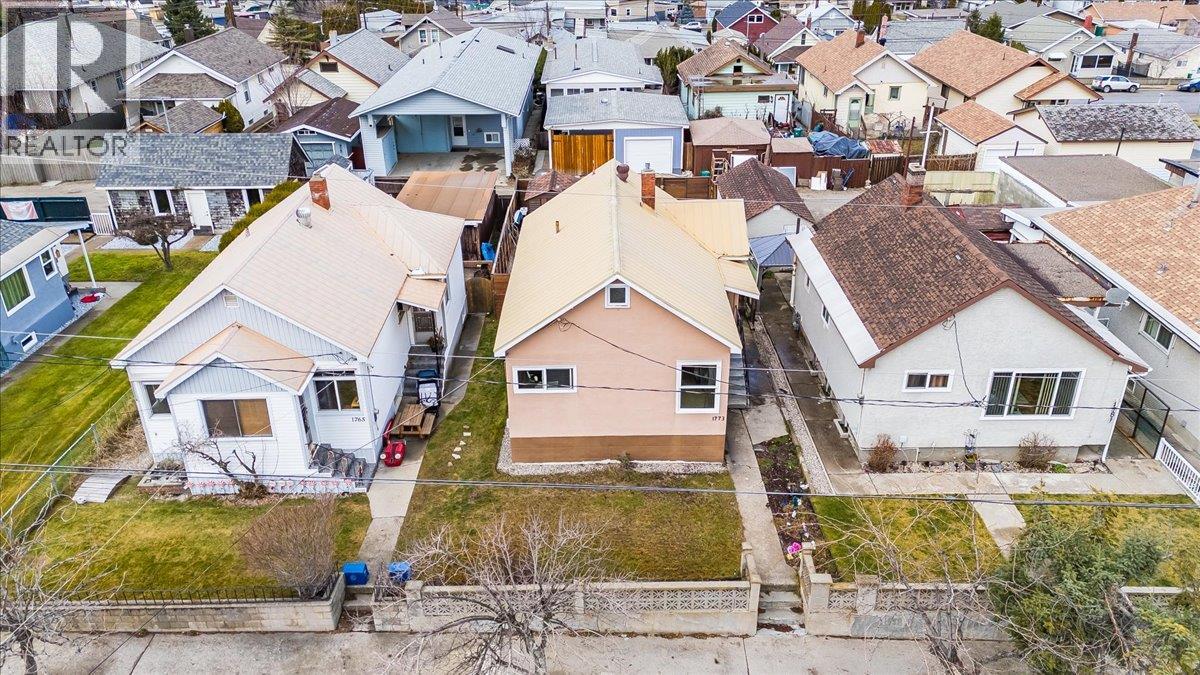 1773 Third Avenue, Trail