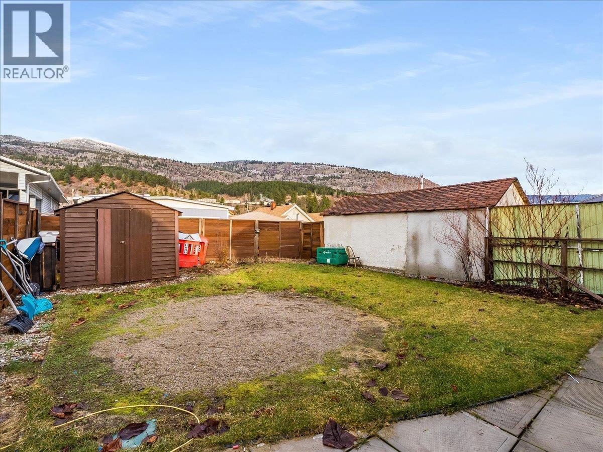 1773 Third Avenue, Trail