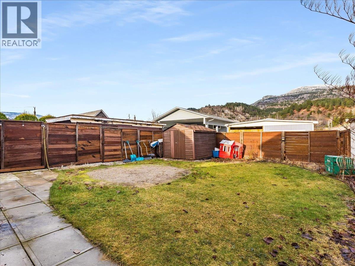 1773 Third Avenue, Trail