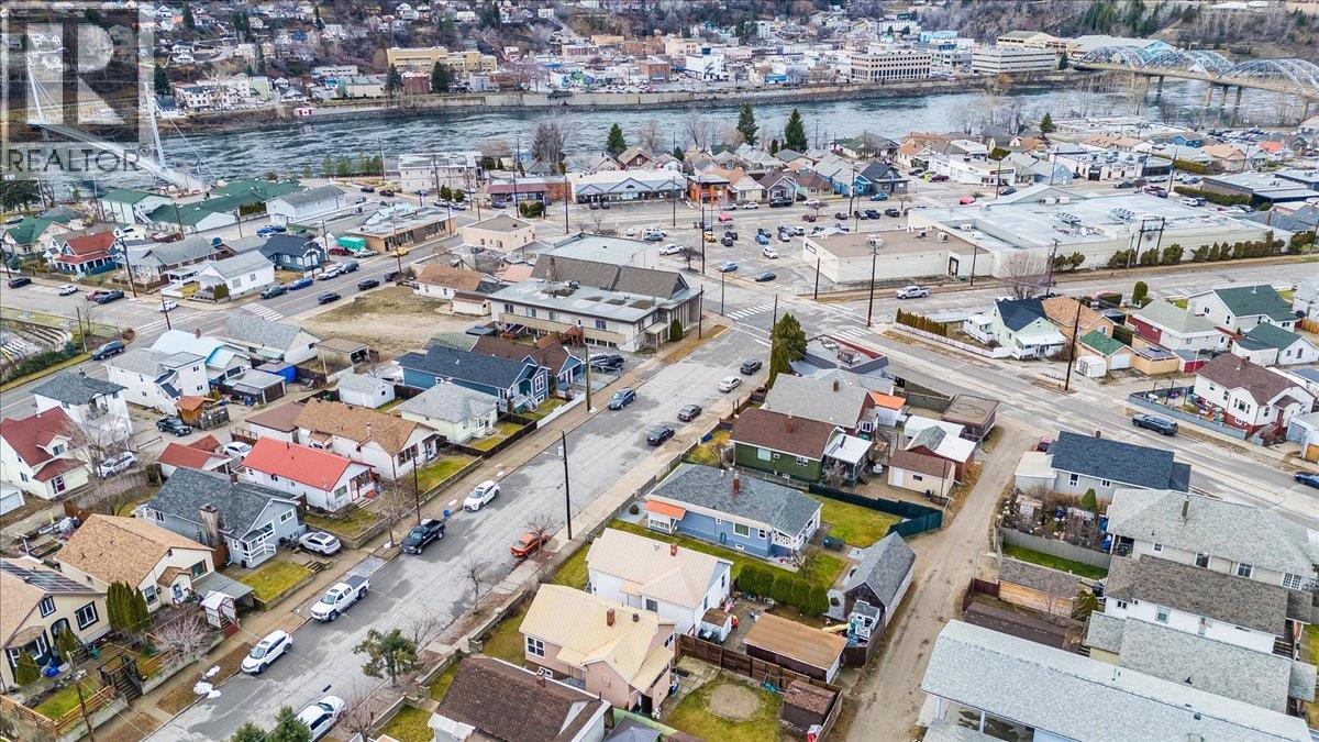 1773 Third Avenue, Trail