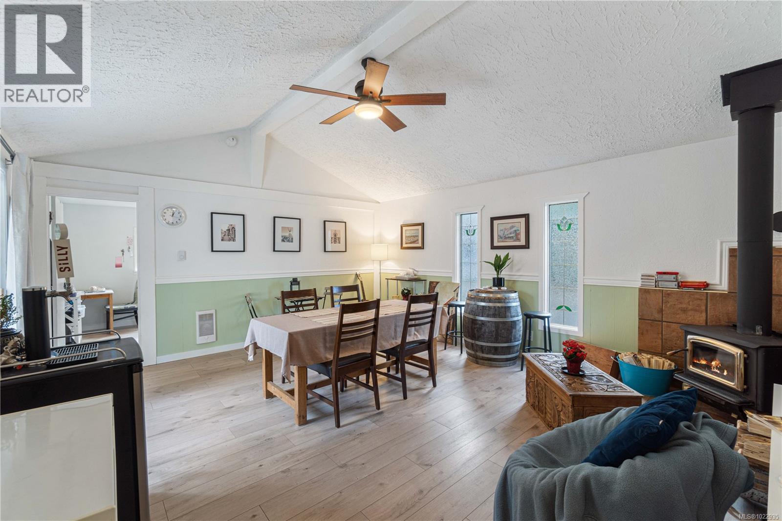 3872 Island Hwy W, Qualicum Beach