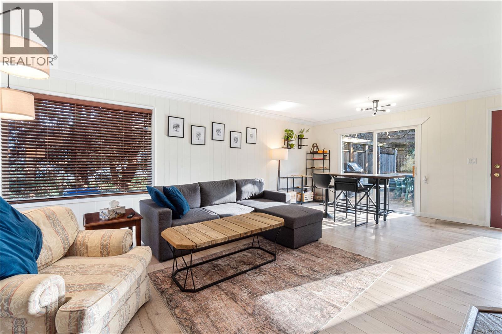 3872 Island Hwy W, Qualicum Beach