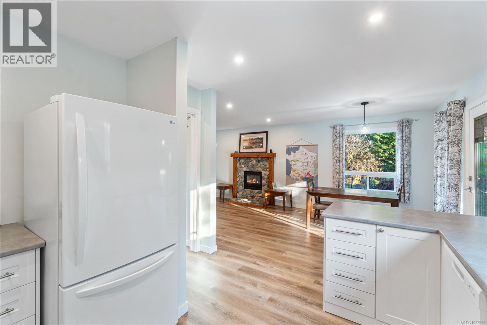 3872 Island Hwy W, Qualicum Beach