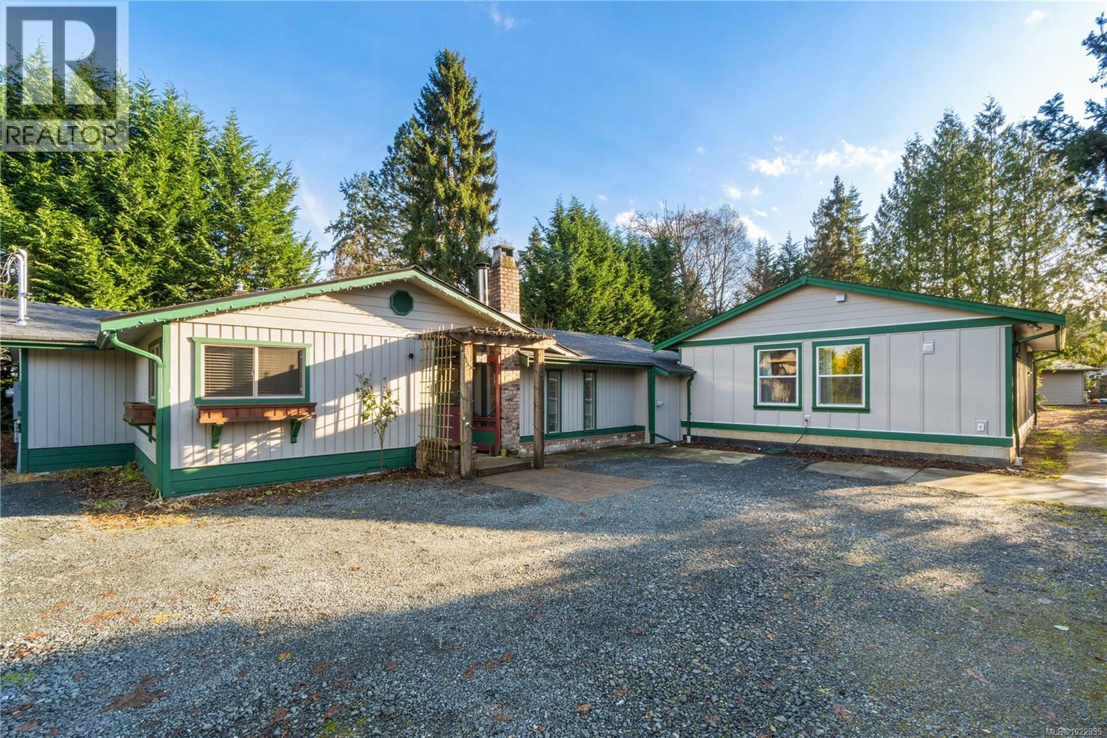 3872 Island Hwy W, Qualicum Beach