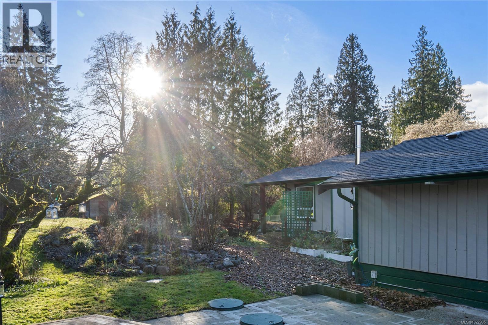 3872 Island Hwy W, Qualicum Beach
