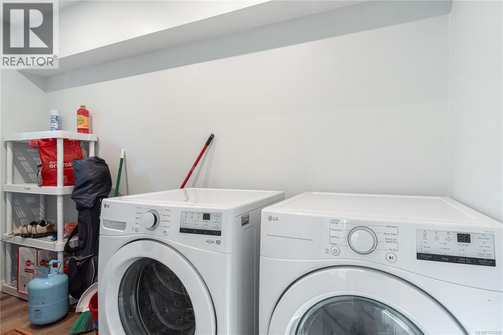 3872 Island Hwy W, Qualicum Beach