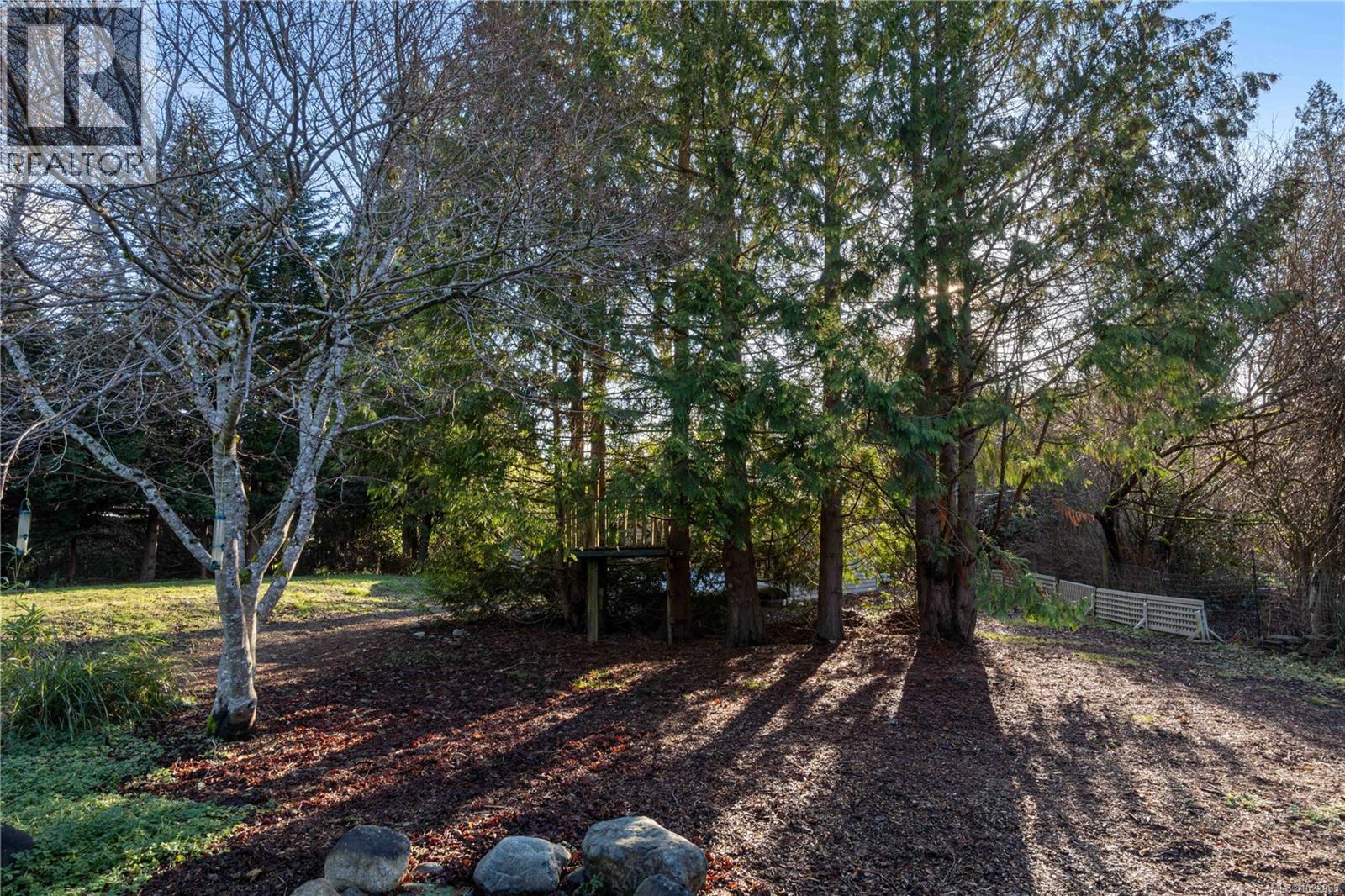 3872 Island Hwy W, Qualicum Beach