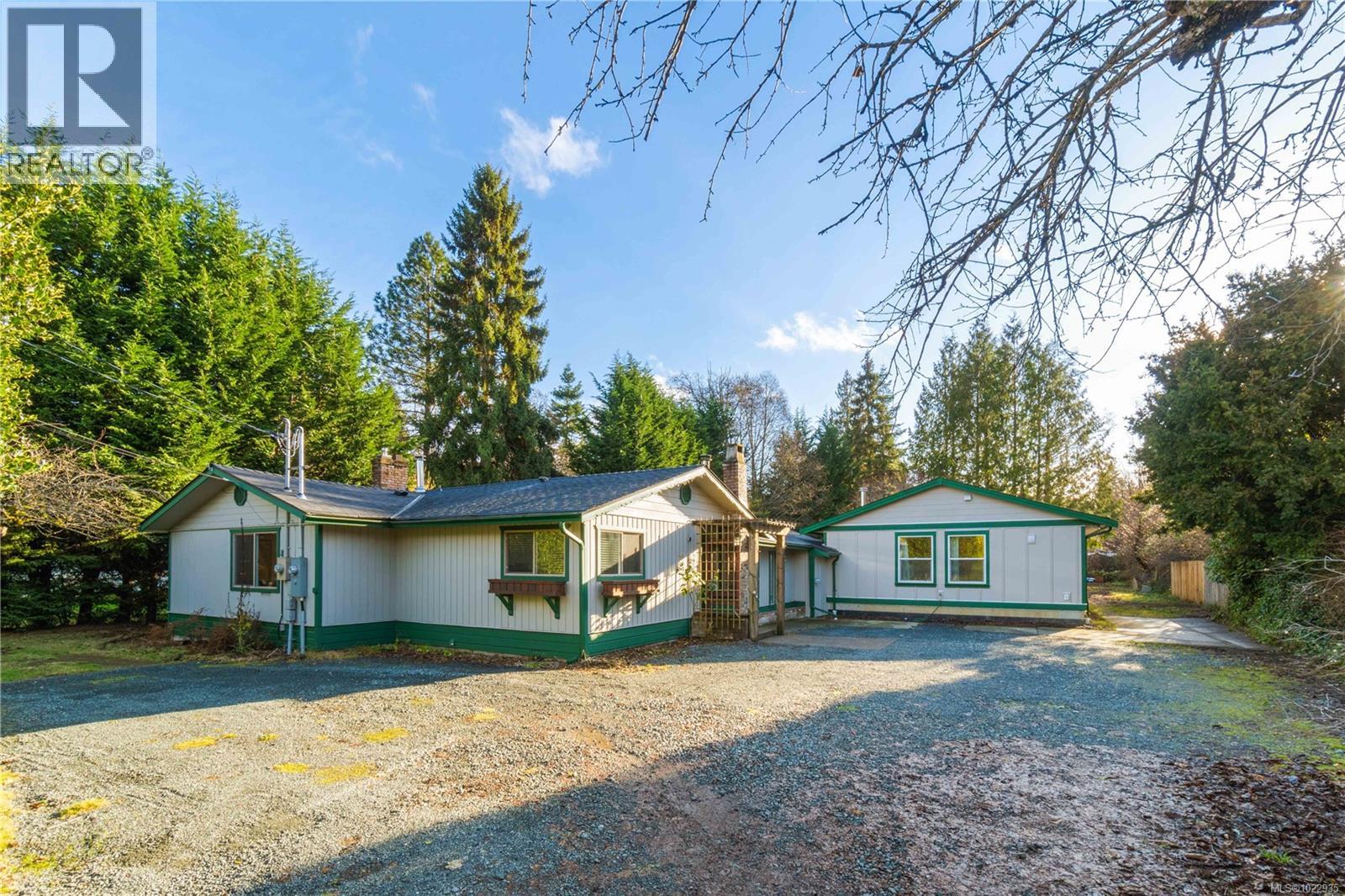 3872 Island Hwy W, Qualicum Beach