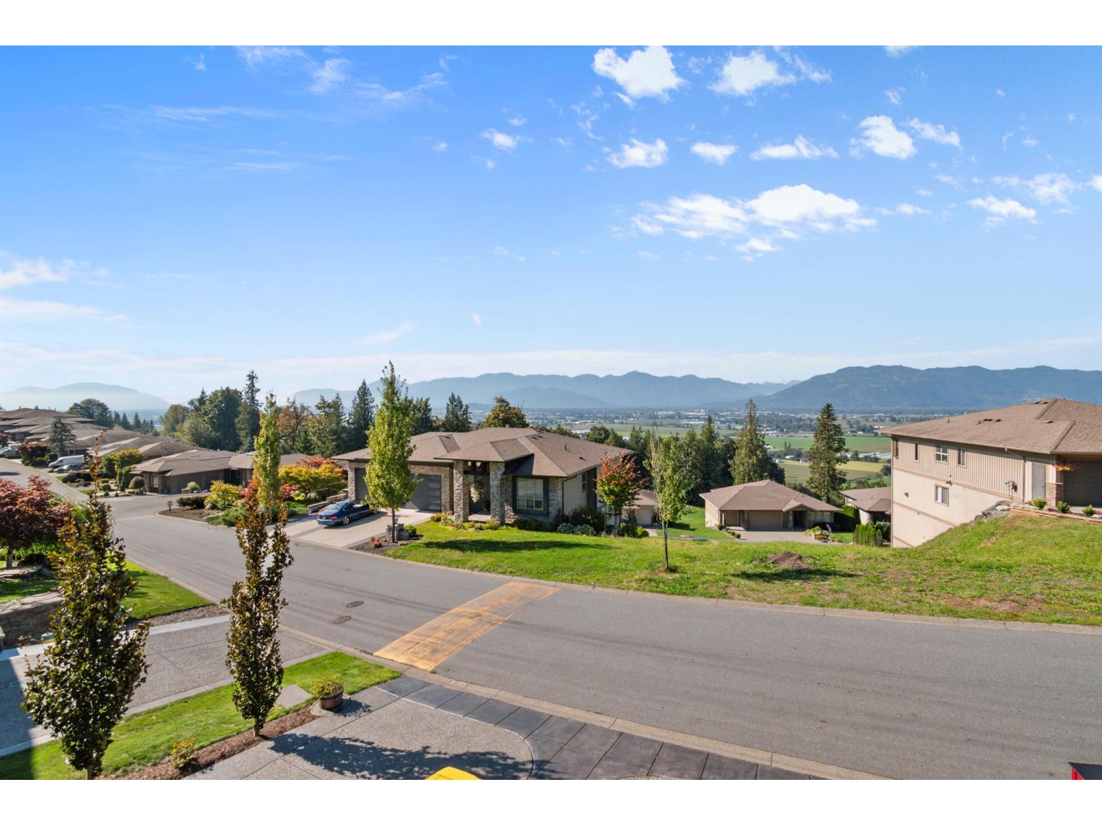 152 51075 FALLS COURT, Eastern Hillsides, Chilliwack