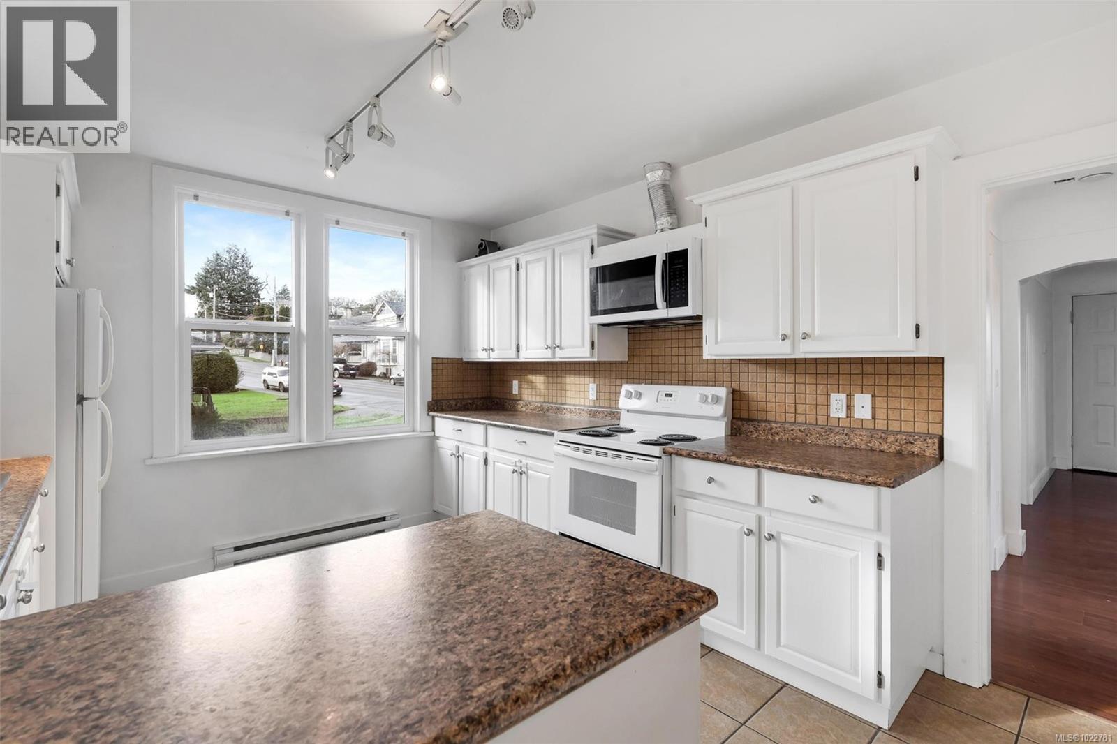 2969 Cedar Hill Rd, Victoria