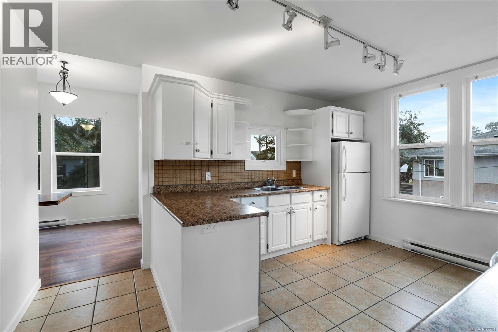 2969 Cedar Hill Rd, Victoria