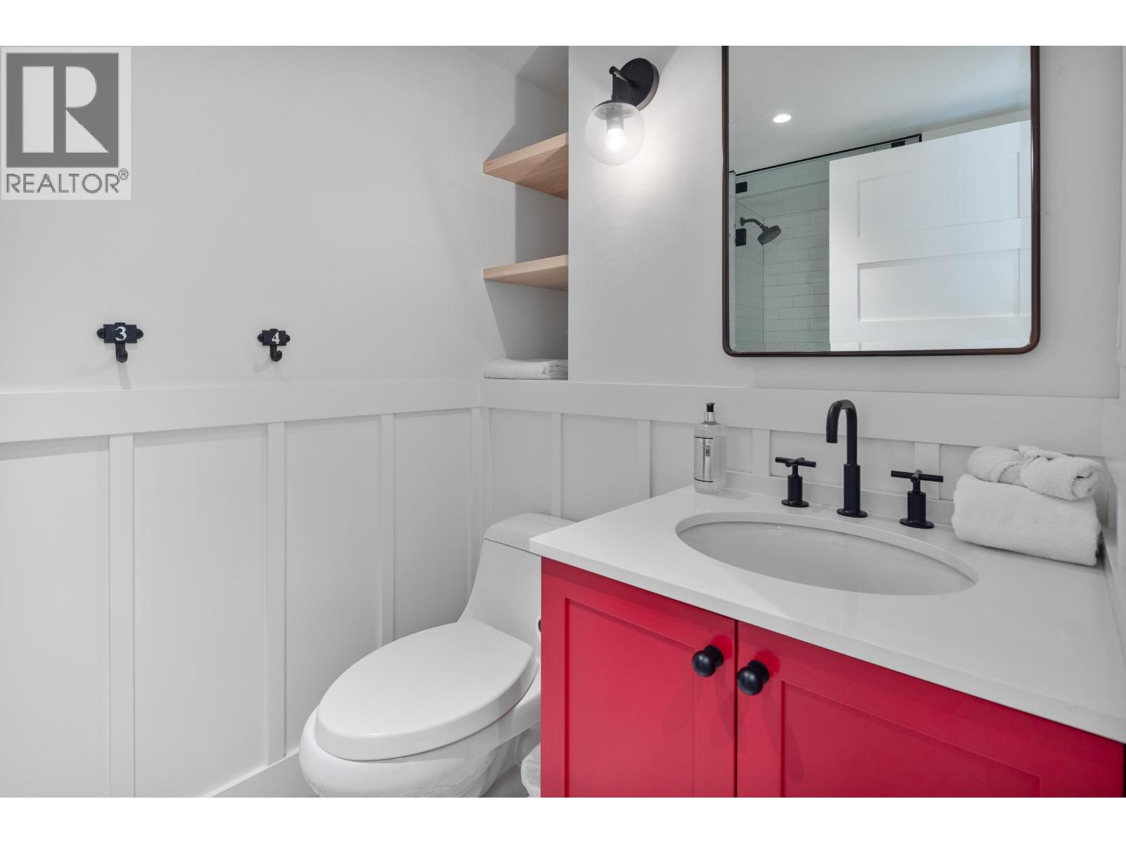 2 2221 GONDOLA WAY, Whistler