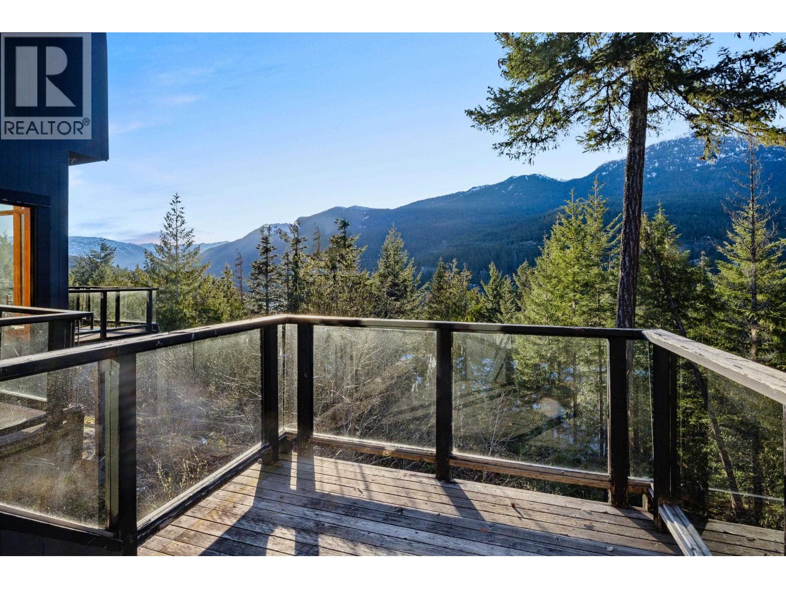 2 2221 GONDOLA WAY, Whistler