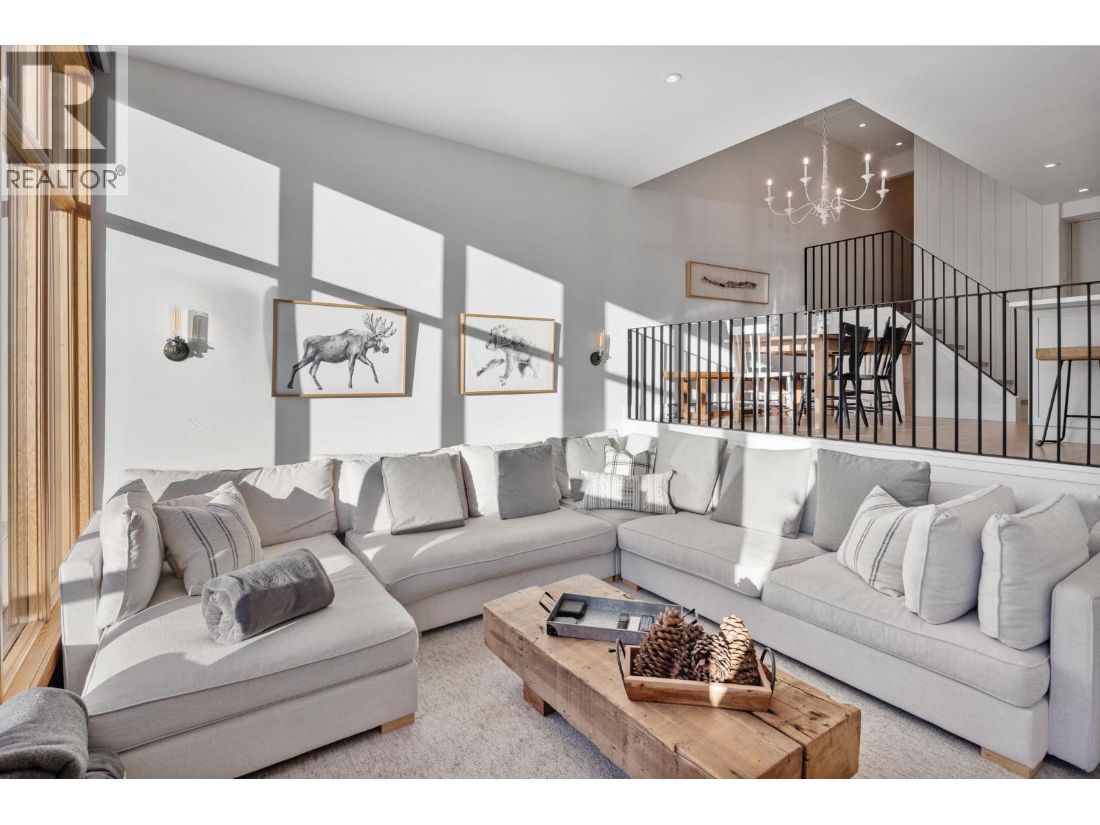 2 2221 GONDOLA WAY, Whistler