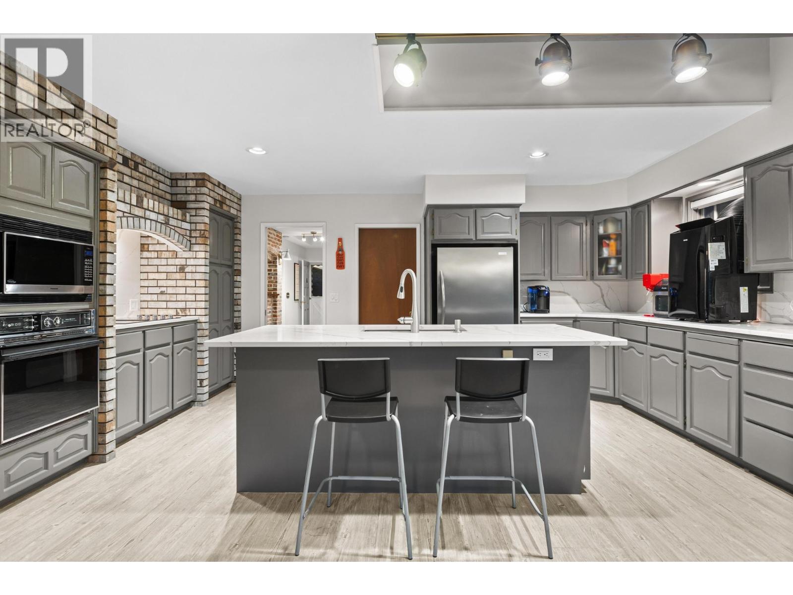 4995 ROBSON ROAD, Belcarra