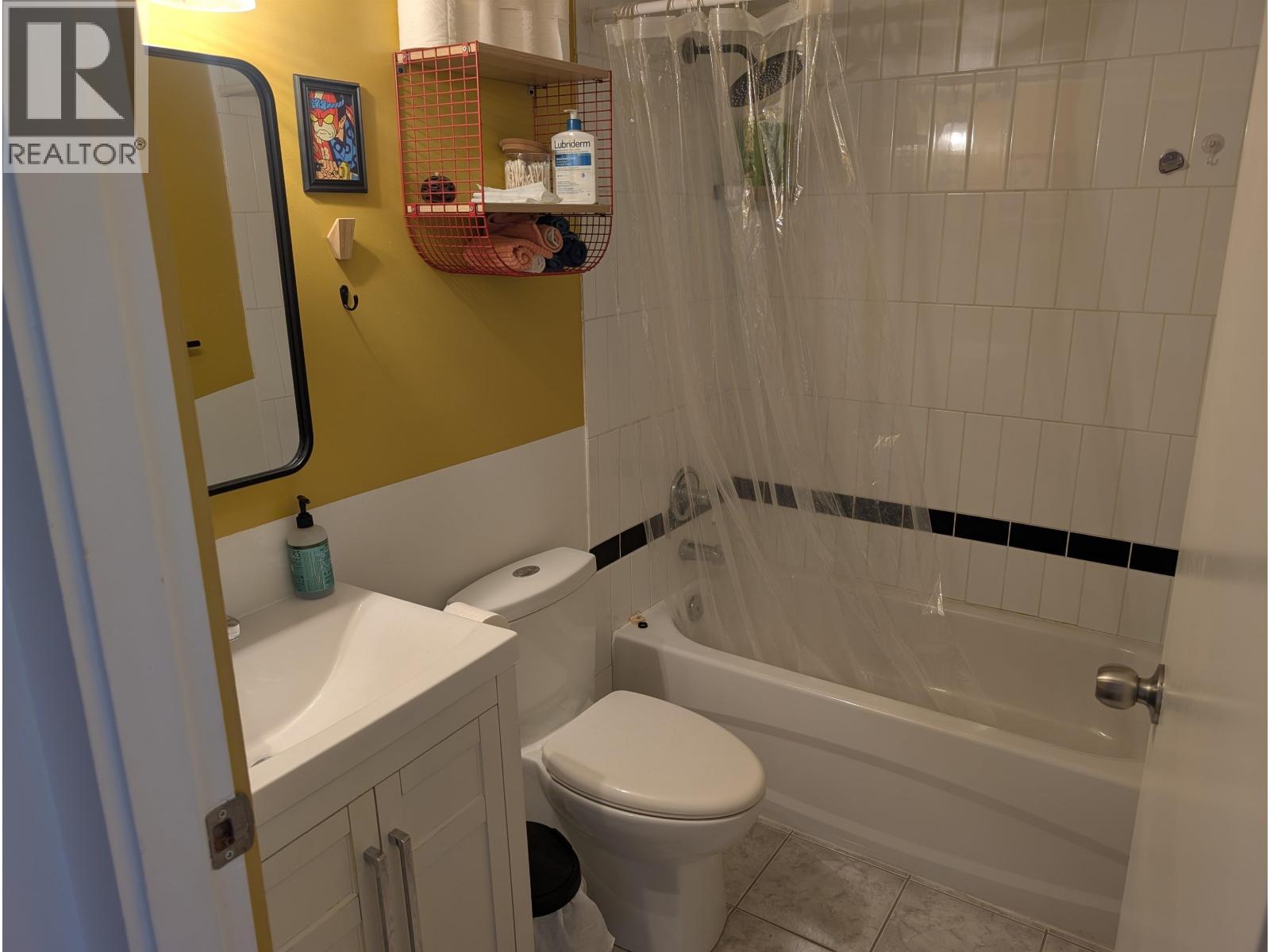 205 33 N TEMPLETON DRIVE, Vancouver