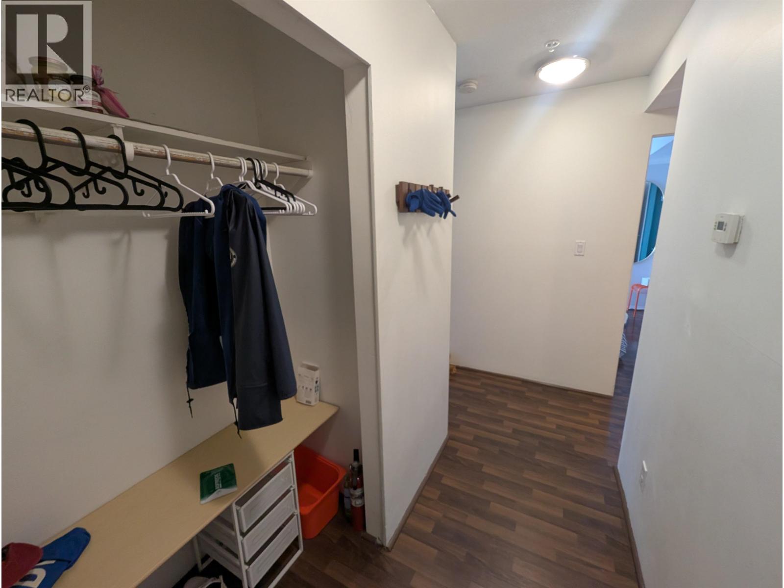 205 33 N TEMPLETON DRIVE, Vancouver