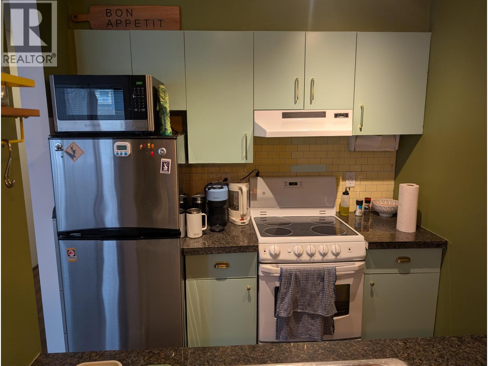 205 33 N TEMPLETON DRIVE, Vancouver