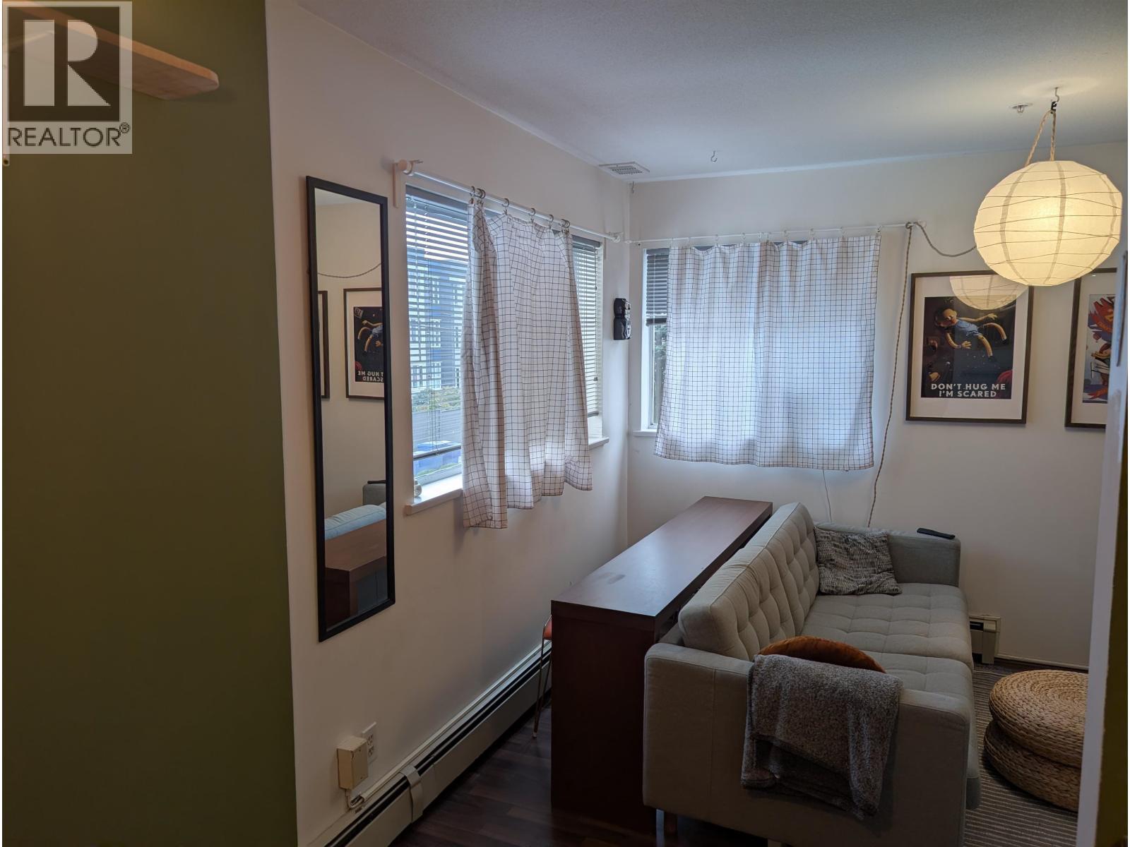 205 33 N TEMPLETON DRIVE, Vancouver