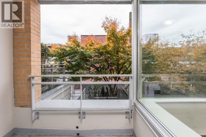 310 221 UNION STREET STREET, Vancouver