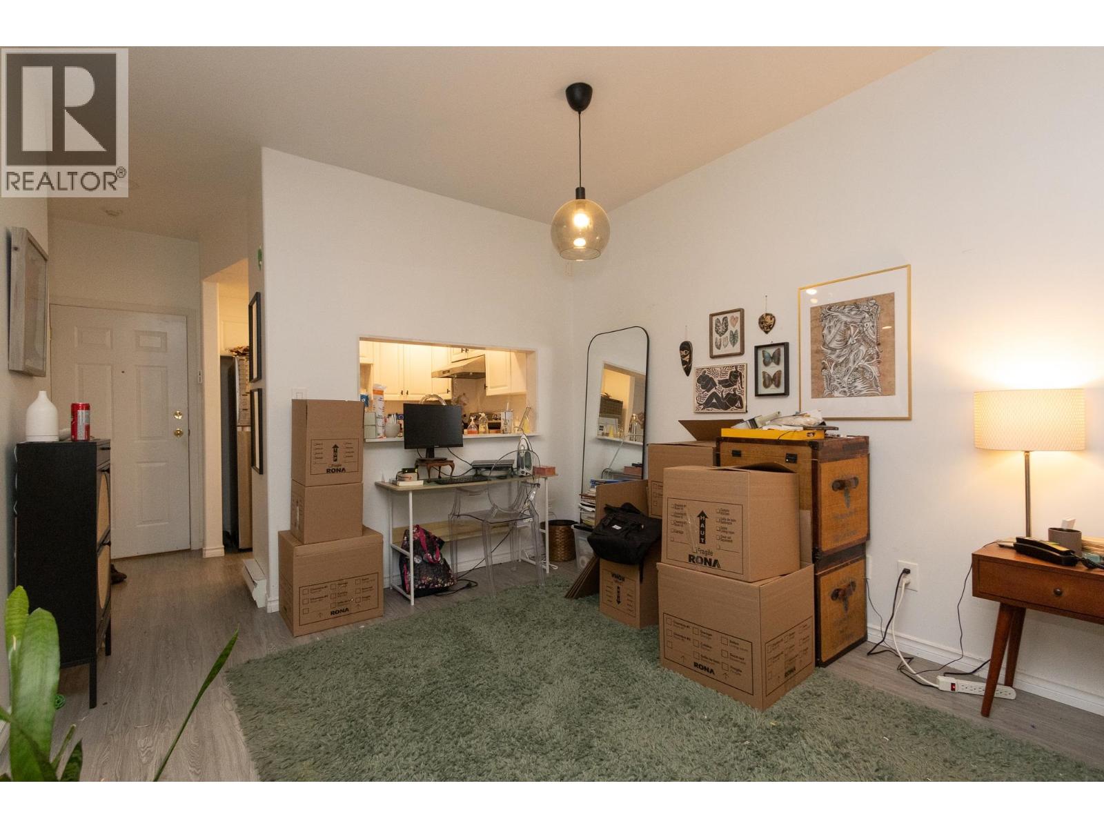 106 177 W 5TH STREET, North Vancouver