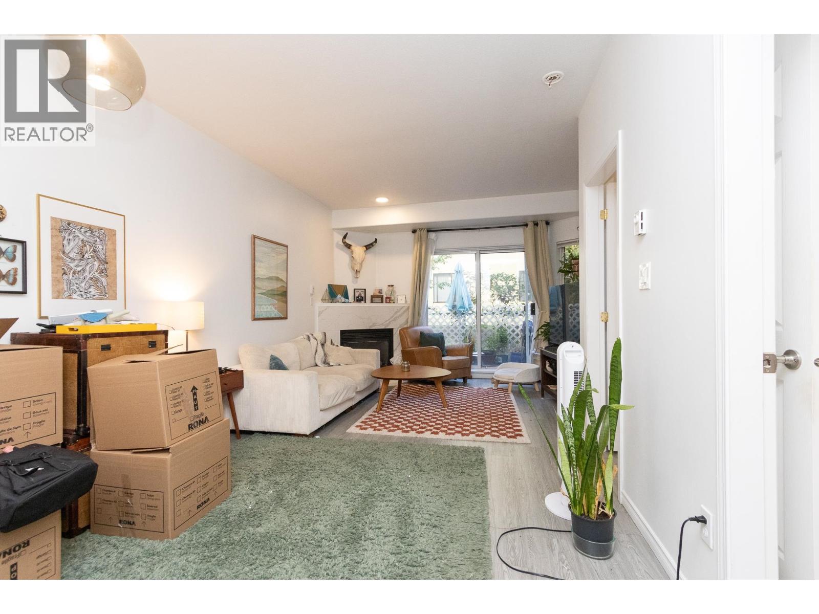 106 177 W 5TH STREET, North Vancouver