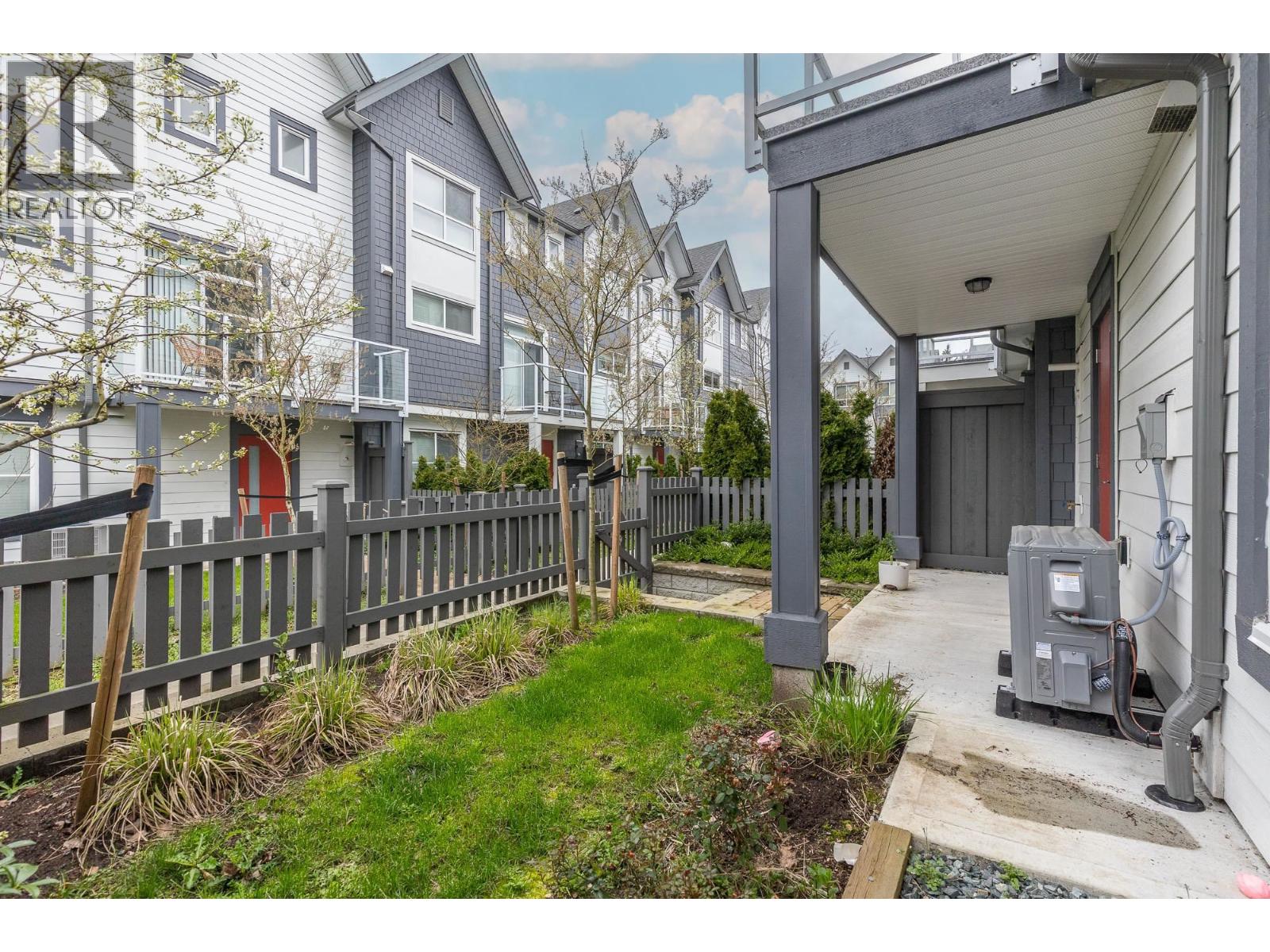 20 23785 DEWDNEY TRUNK ROAD, Maple Ridge