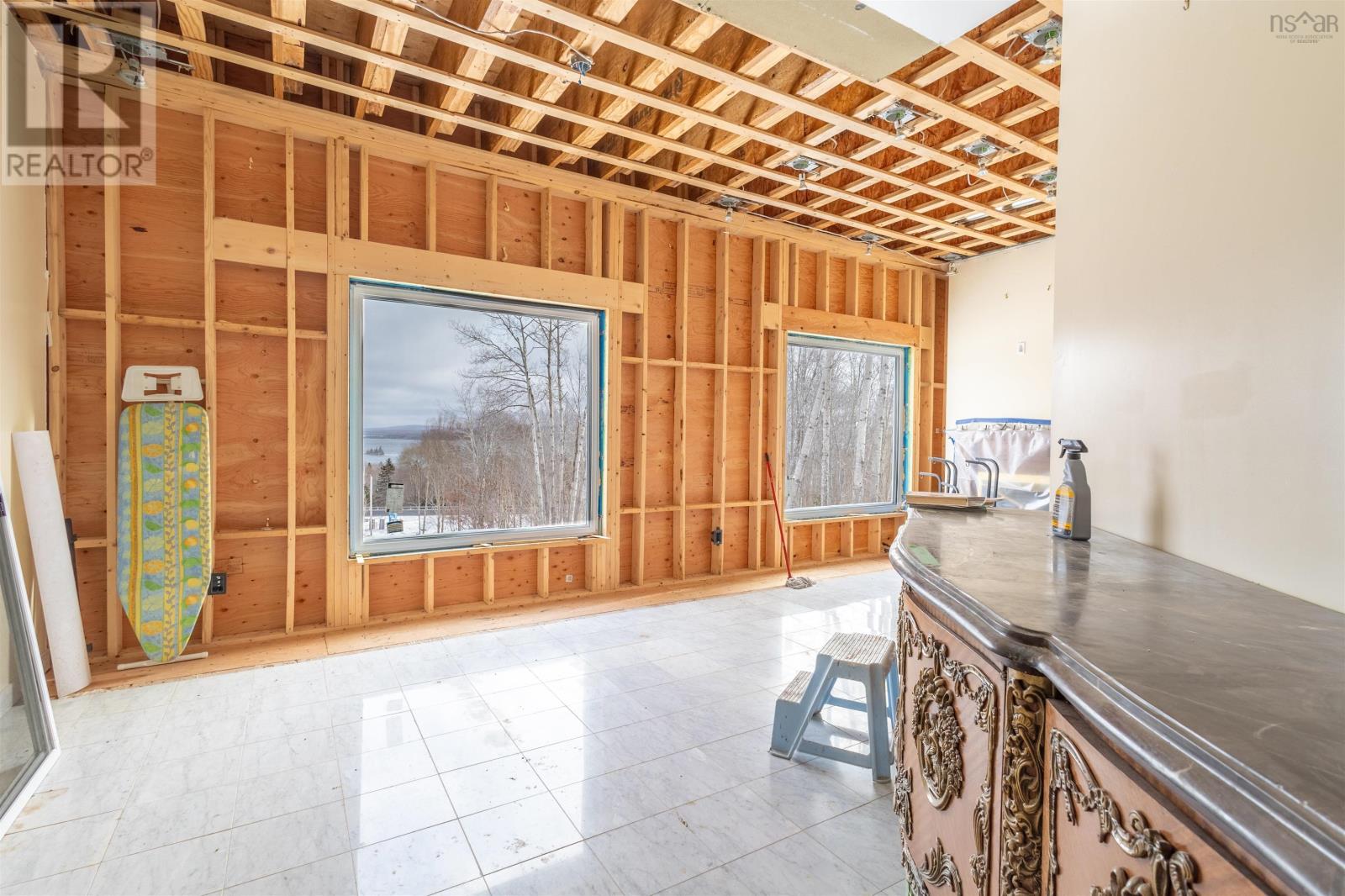 Property 26 of 35 of 11980 105 Highway