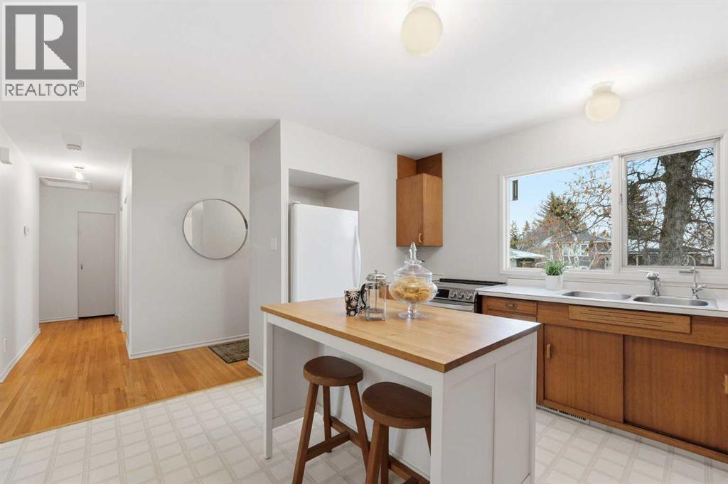 Single Family House Bungalow for Sale in  Woodlark Drive SW Wildwood Calgary 