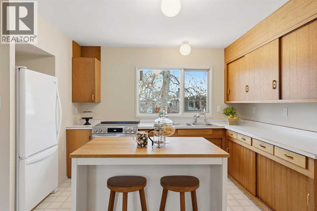 Single Family House Bungalow for Sale in  Woodlark Drive SW Wildwood Calgary 