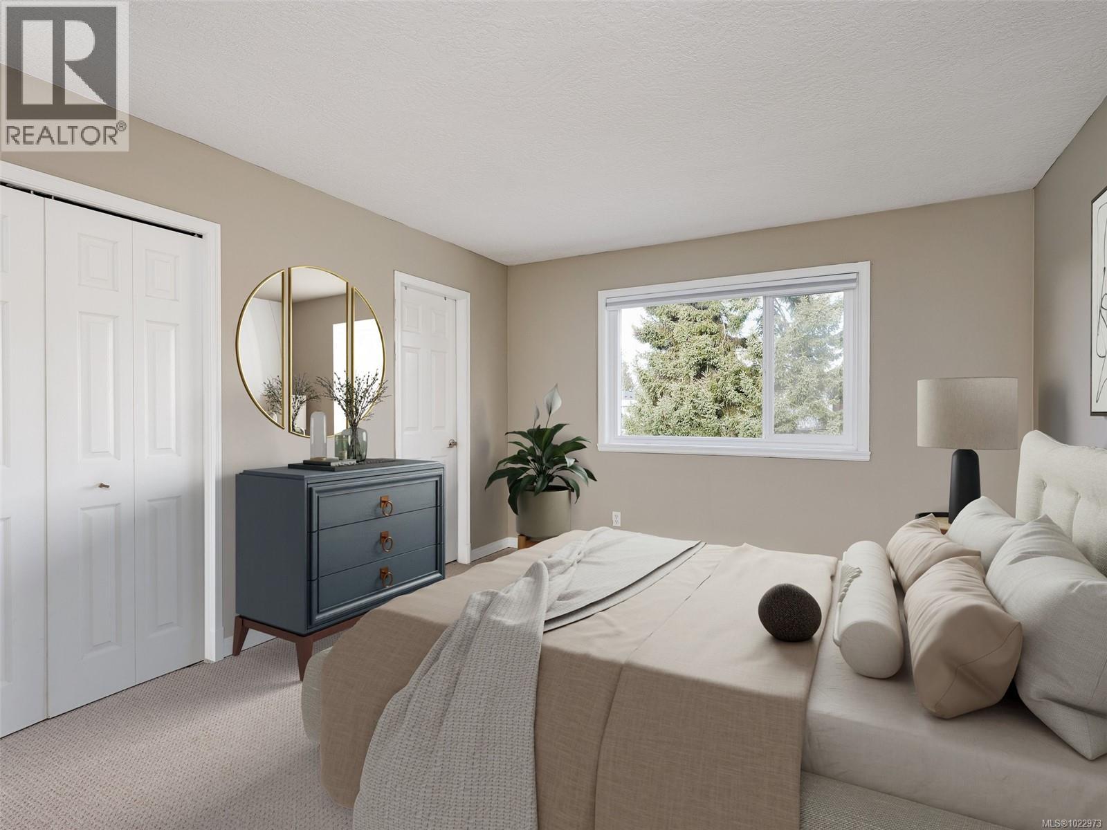 2344 Ocean Ave, Sidney