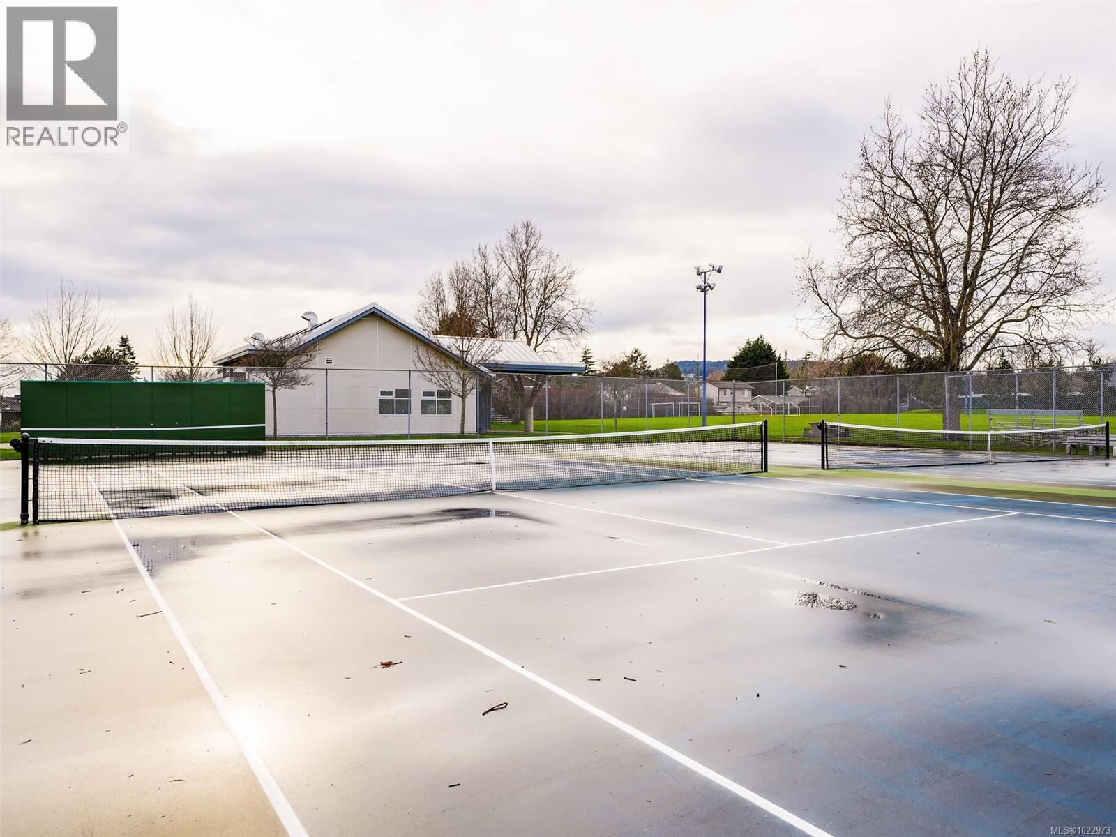 2344 Ocean Ave, Sidney