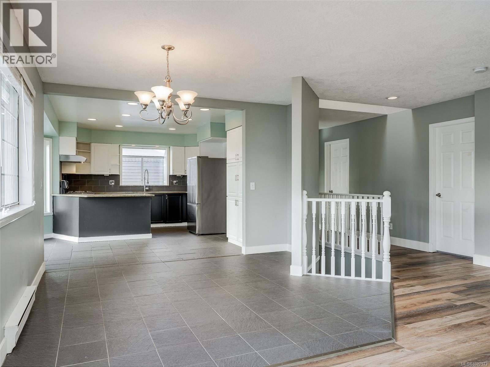 2344 Ocean Ave, Sidney