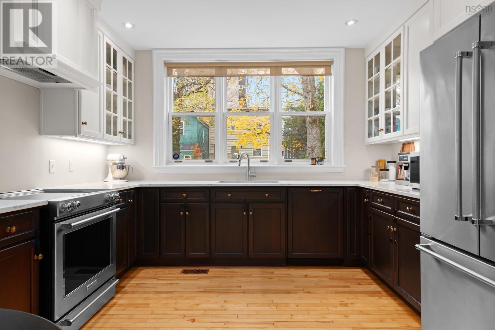 Property 36 of 38 of 1246 Edward Street