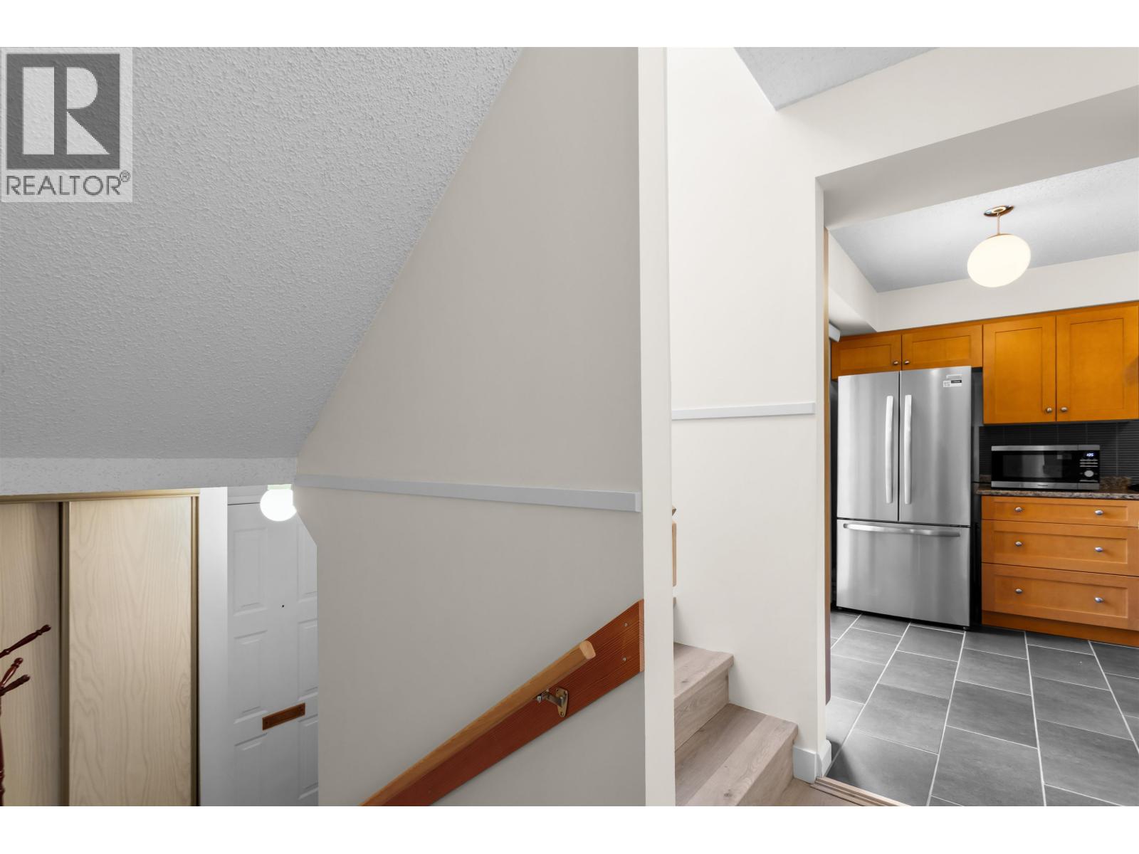 423 CAMBRIDGE WAY, Port Moody